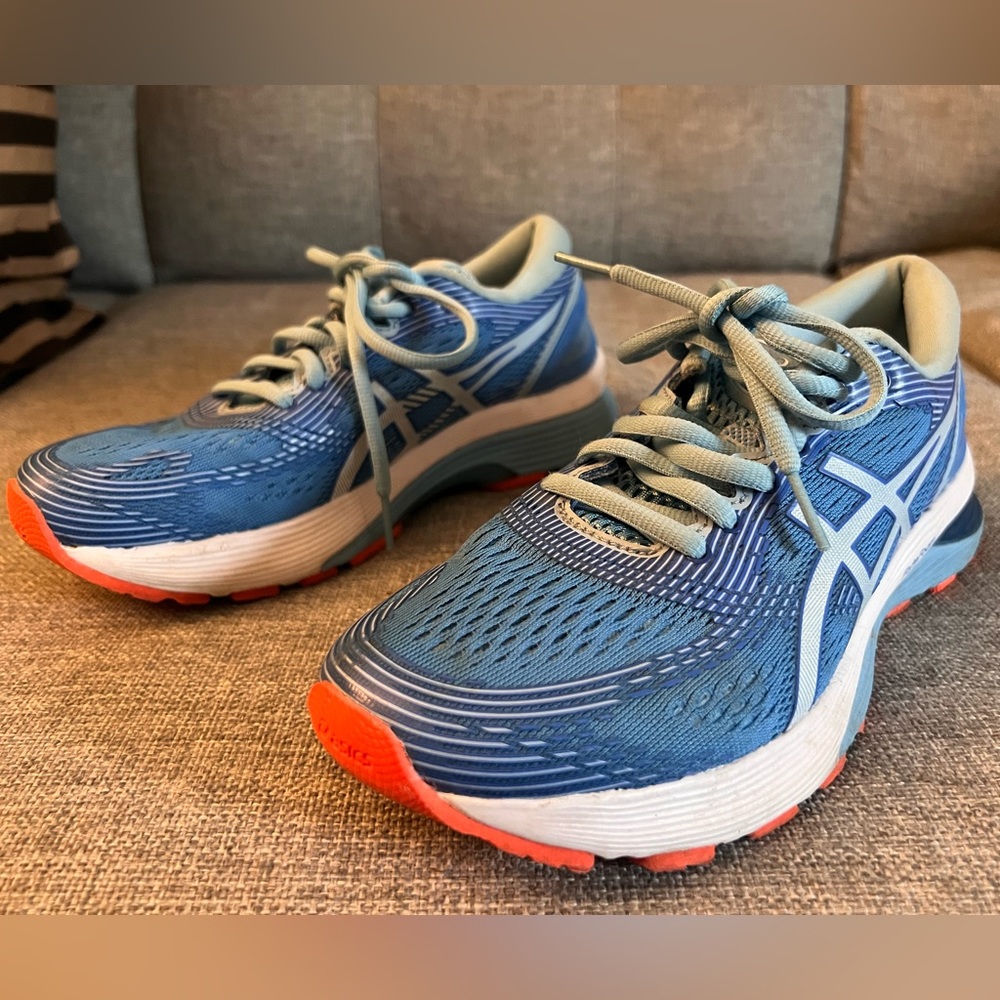 ASICS gel-nimbus Flyte Foam, size 6.5, periwinkle blue and orange